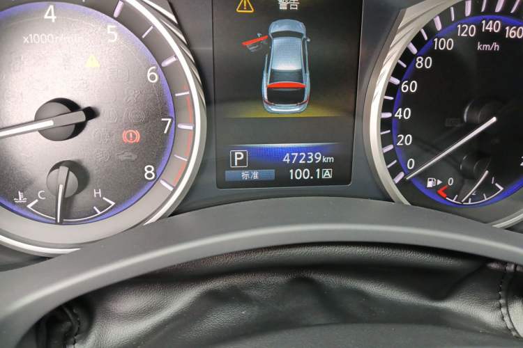 Used Infiniti Q50L 2016 2.0T Ambition Edition Odometer Close Up