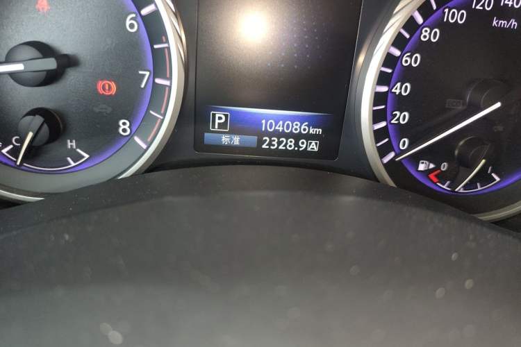 Used Infiniti Q50L 2016 2.0T Enjoyment Edition Odometer Close Up