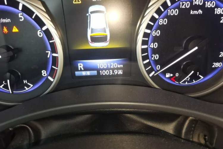 Used Infiniti Q50L 2016 2.0T Luxury Sport Edition Odometer Close Up
