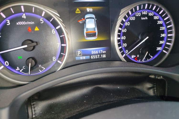 Used Infiniti Q50L 2016 2.0T Enjoyment Edition Odometer Close Up