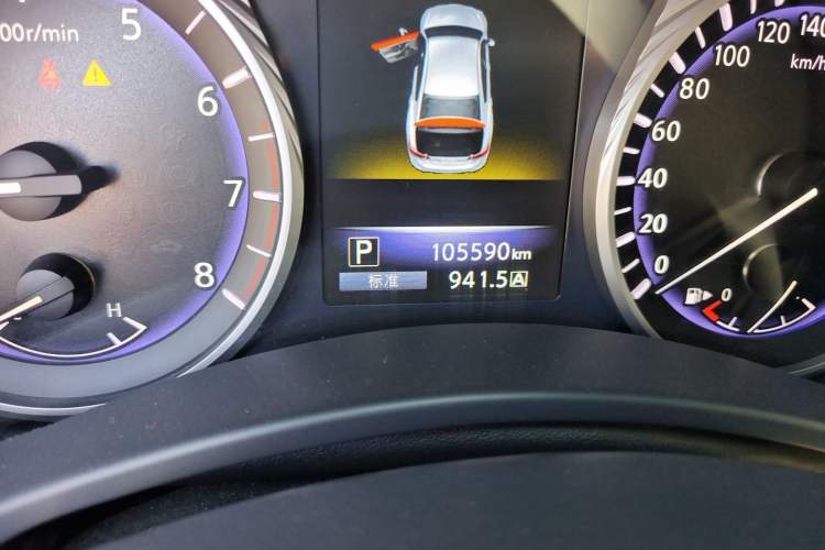 Used Infiniti Q50L 2016 2.0T Comfort Edition Odometer Close Up