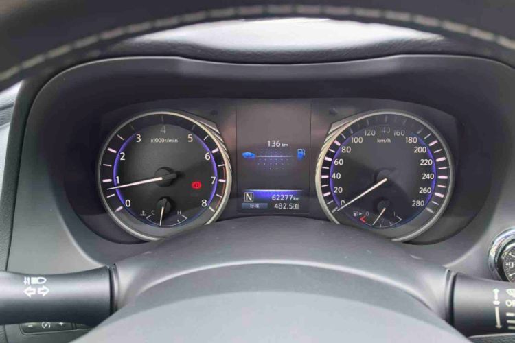 Used Infiniti Q50L 2016 2.0T Comfort Edition Odometer Close Up