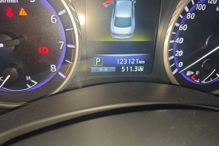 Used Infiniti Q50L 2016 2.0T Enjoyment Edition Odometer Close Up