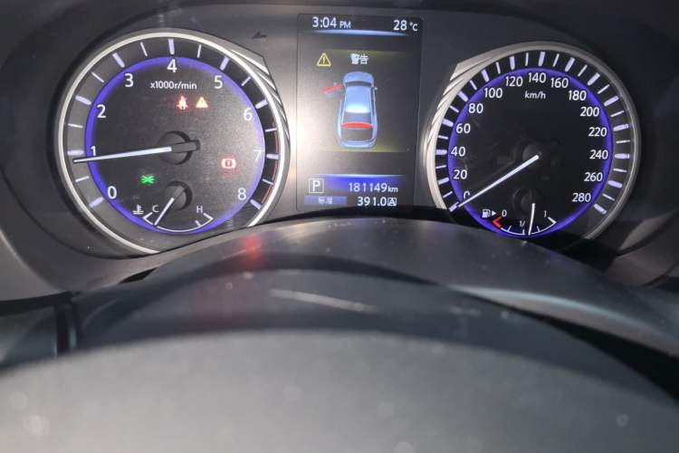 Used Infiniti Q50L 2016 2.0T Comfort Edition Odometer Close Up