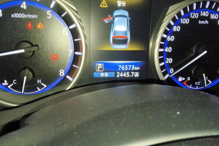 Used Infiniti Q50L 2016 2.0T Comfort Edition Odometer Close Up
