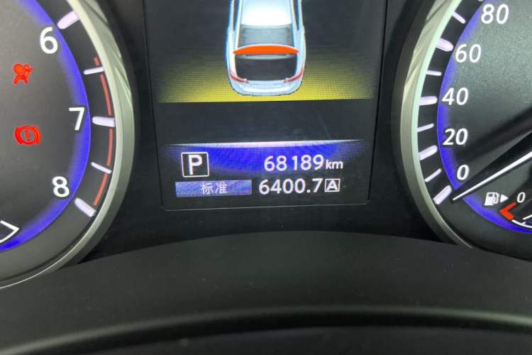 Used Infiniti Q50L 2016 2.0T Comfort Edition Odometer Close Up
