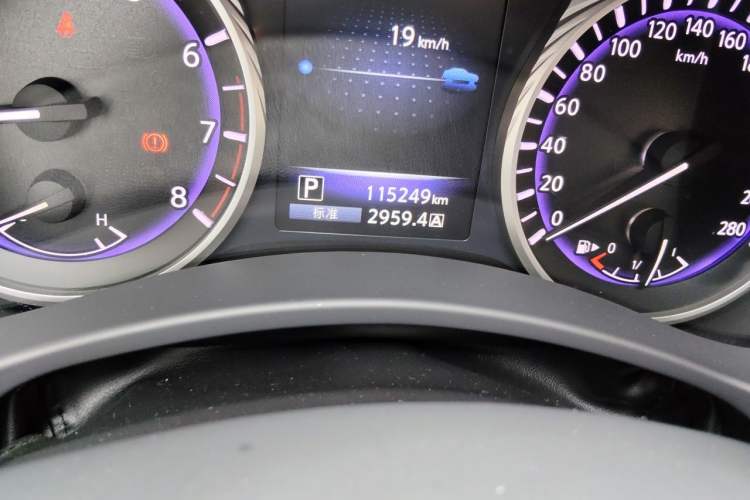 Used Infiniti Q50L 2016 2.0T Elite Sport Edition Odometer Close Up