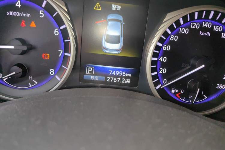 Used Infiniti Q50L 2016 2.0T Comfort Edition Odometer Close Up