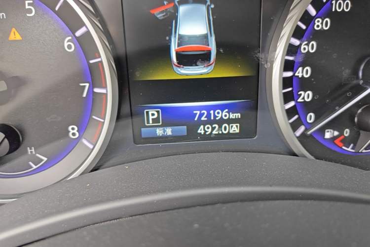 Used Infiniti Q50L 2016 2.0T Ambition Edition Odometer Close Up