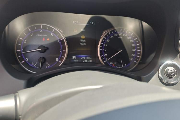 Used Infiniti Q50L 2016 2.0T Comfort Edition Odometer Close Up