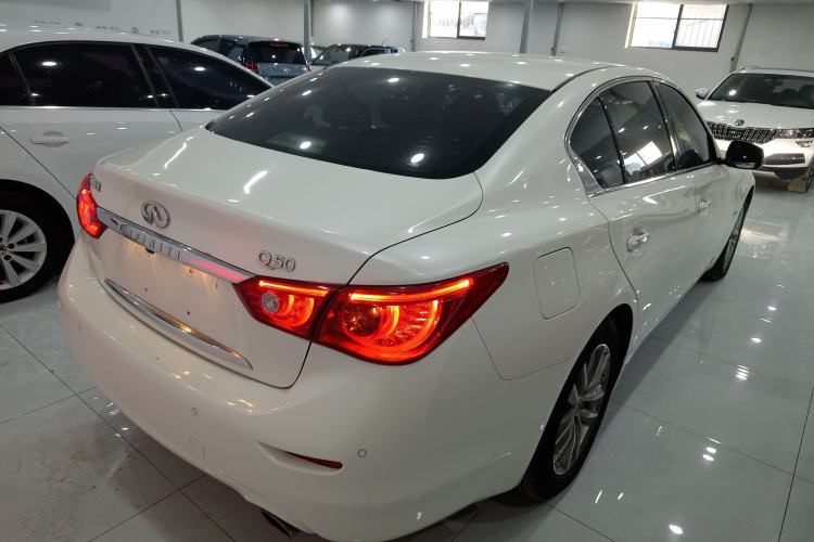 Used Infiniti Q50L 2016 2.0T Enjoyment Edition Rear Right 45 Deg