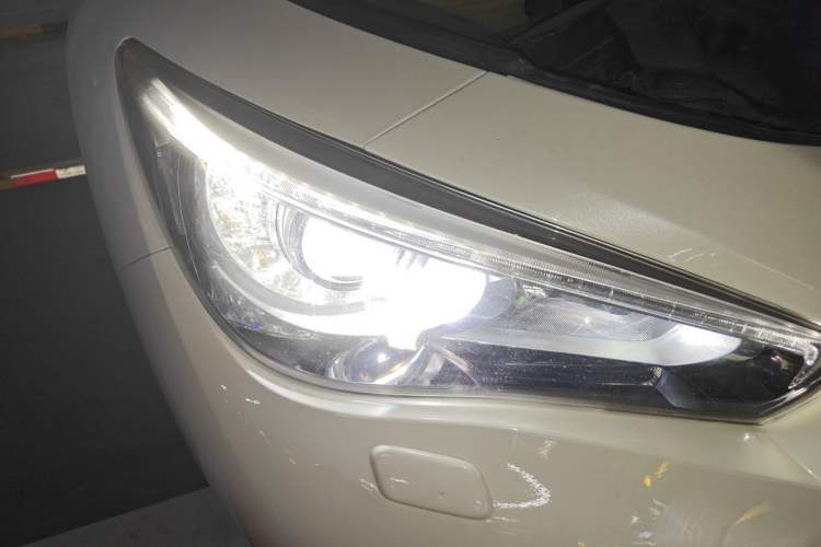 Used Infiniti Q50L 2016 2.0T Enjoyment Edition Right Front Headlight