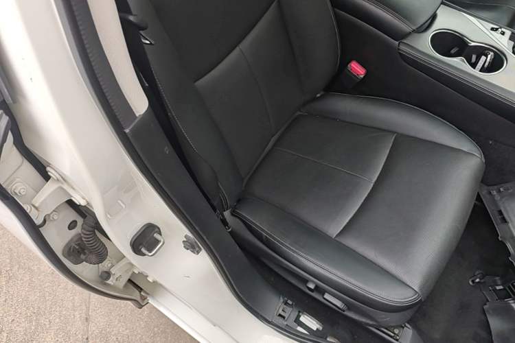 Used Infiniti Q50L 2016 2.0T Enjoyment Edition Right Front Seat