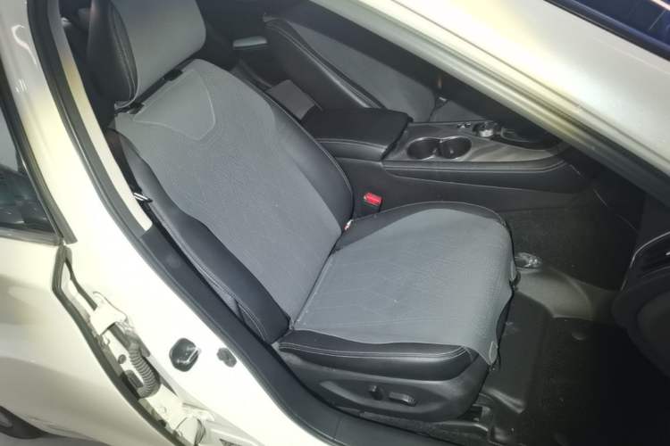 Used Infiniti Q50L 2016 2.0T Enjoyment Edition Right Front Seat