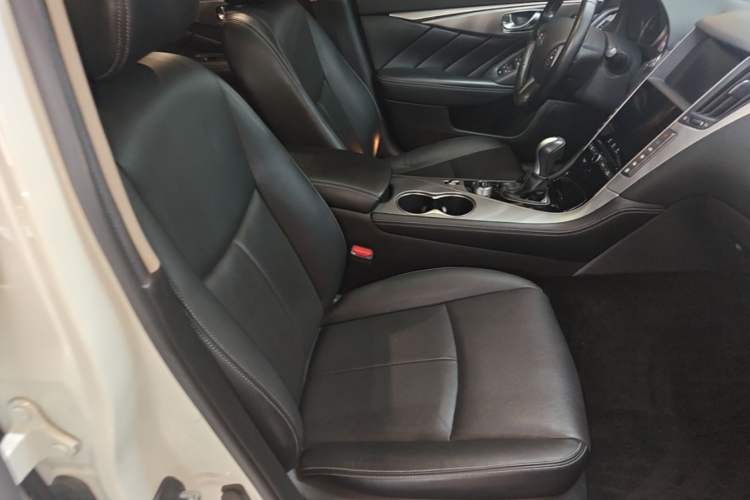 Used Infiniti Q50L 2016 2.0T Enjoyment Edition Right Front Seat