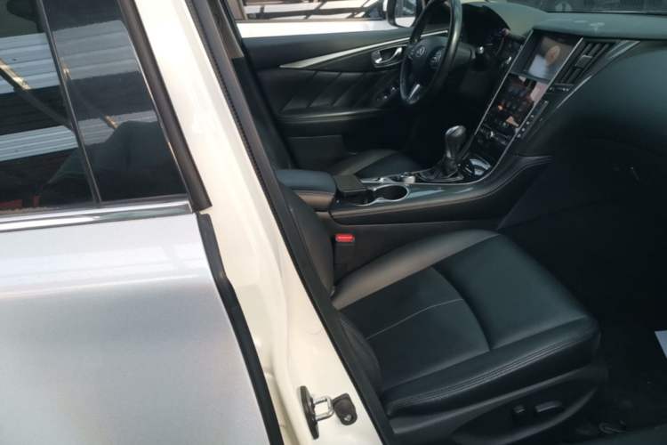 Used Infiniti Q50L 2016 2.0T Comfort Edition Right Front Seat