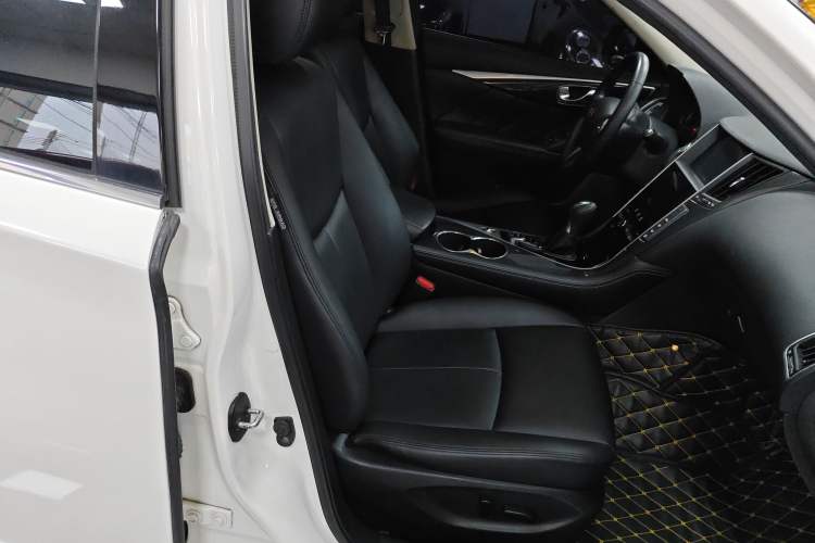Used Infiniti Q50L 2016 2.0T Comfort Edition Right Front Seat