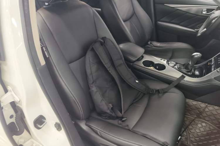 Used Infiniti Q50L 2016 2.0T Enjoyment Edition Right Front Seat