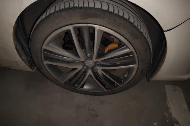 Used Infiniti Q50L 2016 2.0T Elite Sport Edition Right Front Wheel Hub