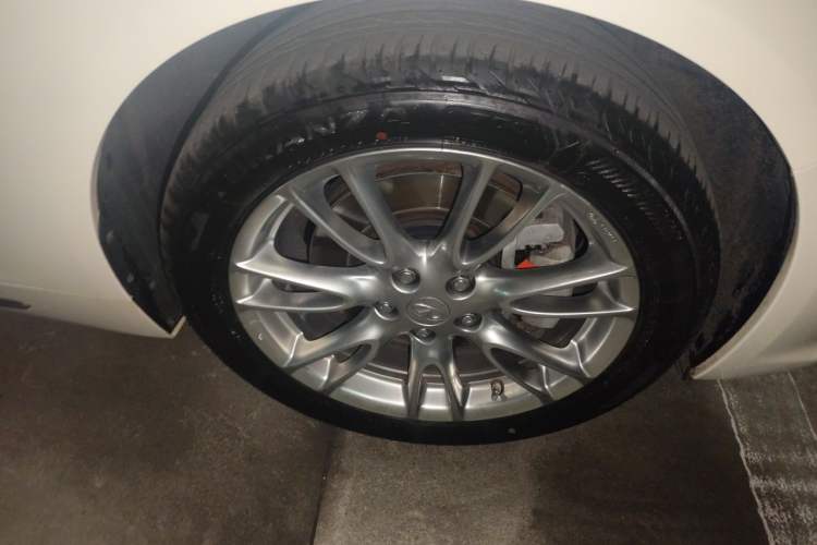Used Infiniti Q50L 2016 2.0T Ambition Edition Right Front Wheel Hub