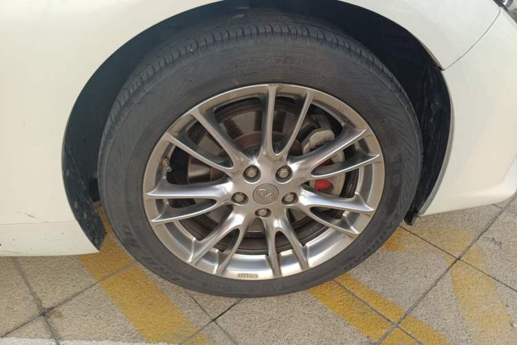 Used Infiniti Q50L 2016 2.0T Enjoyment Edition Right Front Wheel Hub