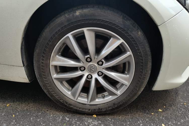 Used Infiniti Q50L 2016 2.0T Enjoyment Edition Right Front Wheel Hub