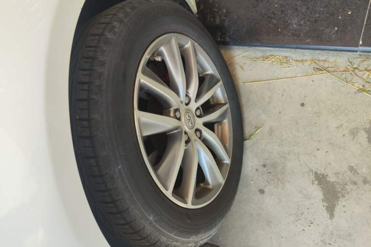 Used Infiniti Q50L 2016 2.0T Enjoyment Edition Right Front Wheel Hub