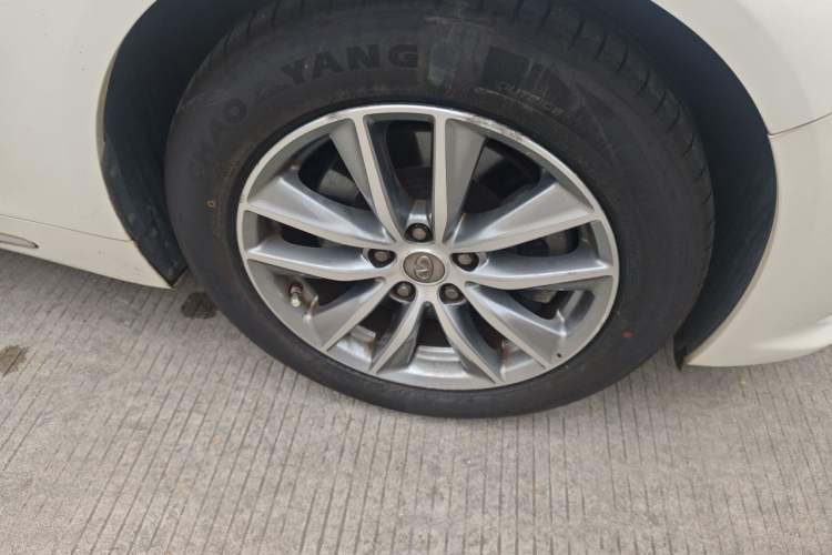 Used Infiniti Q50L 2016 2.0T Comfort Edition Right Front Wheel Hub