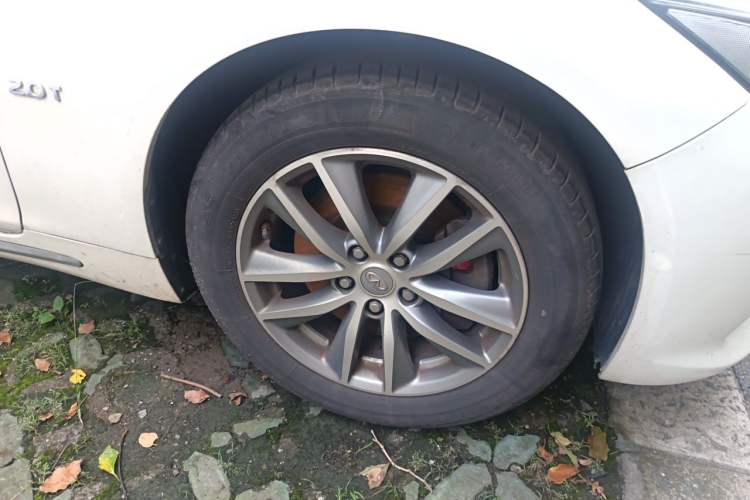 Used Infiniti Q50L 2016 2.0T Enjoyment Edition Right Front Wheel Hub
