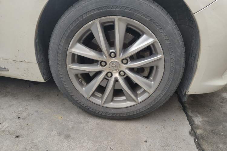 Used Infiniti Q50L 2016 2.0T Enjoyment Edition Right Front Wheel Hub