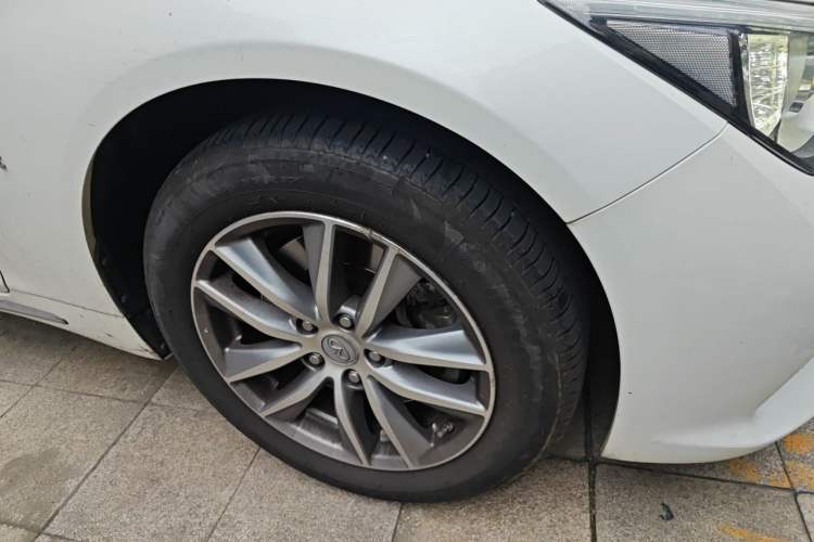 Used Infiniti Q50L 2016 2.0T Enjoyment Edition Right Front Wheel Hub