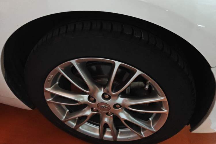 Used Infiniti Q50L 2016 2.0T Ambition Edition Right Front Wheel Hub