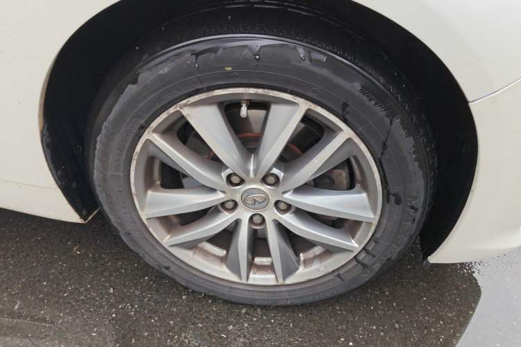 Used Infiniti Q50L 2016 2.0T Enjoyment Edition Right Front Wheel Hub