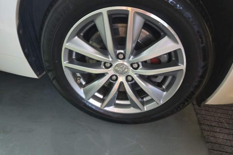 Used Infiniti Q50L 2016 2.0T Enjoyment Edition Right Front Wheel Hub