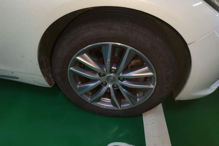 Used Infiniti Q50L 2016 2.0T Enjoyment Edition Right Front Wheel Hub