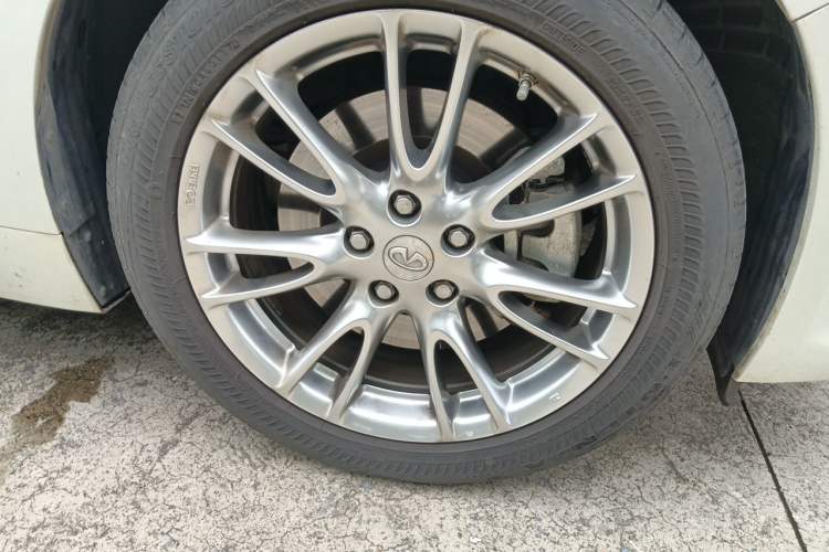 Used Infiniti Q50L 2016 2.0T Ambition Edition Right Front Wheel Hub