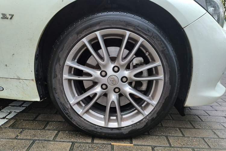 Used Infiniti Q50L 2016 2.0T Ambition Edition Right Front Wheel Hub