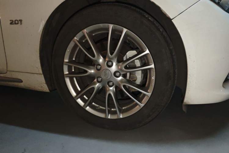 Used Infiniti Q50L 2016 2.0T Ambition Edition Right Front Wheel Hub
