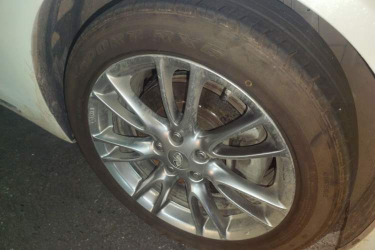 Used Infiniti Q50L 2016 2.0T Ambition Edition Right Front Wheel Hub