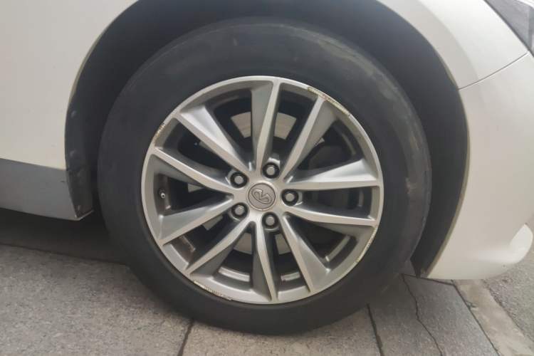 Used Infiniti Q50L 2016 2.0T Enjoyment Edition Right Front Wheel Hub