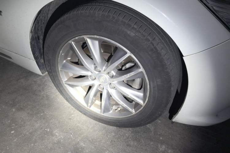 Used Infiniti Q50L 2016 2.0T Comfort Edition Right Front Wheel Hub