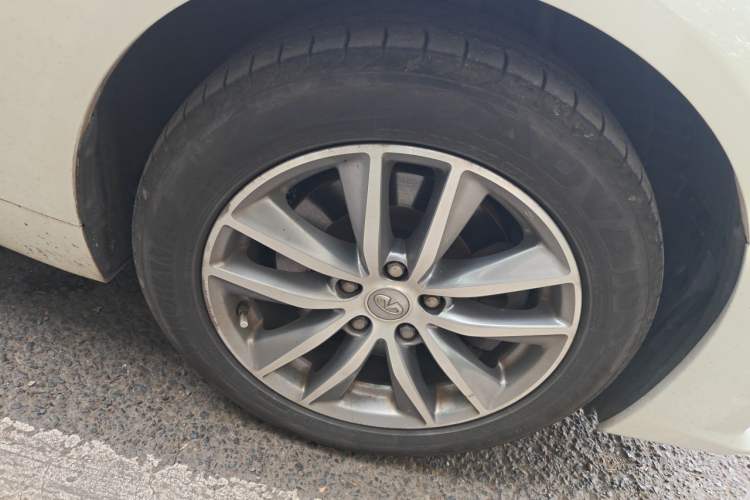 Used Infiniti Q50L 2016 2.0T Enjoyment Edition Right Front Wheel Hub