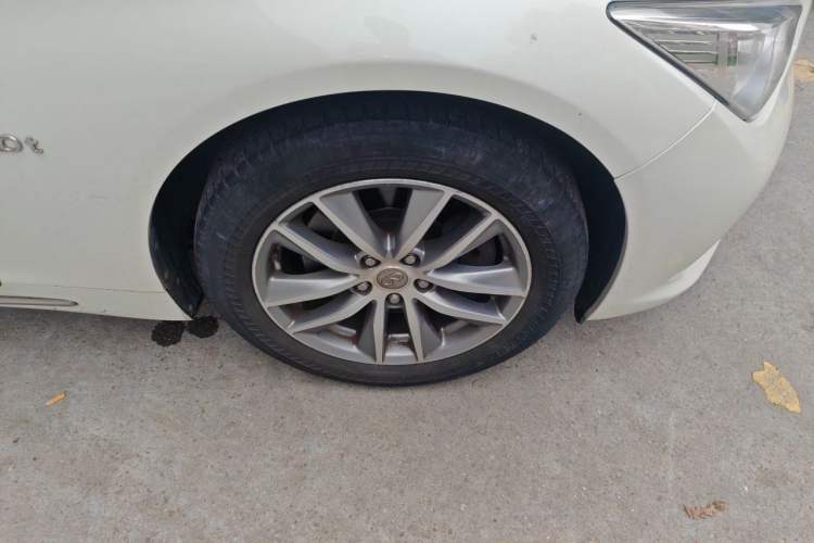 Used Infiniti Q50L 2016 2.0T Comfort Edition Right Front Wheel Hub