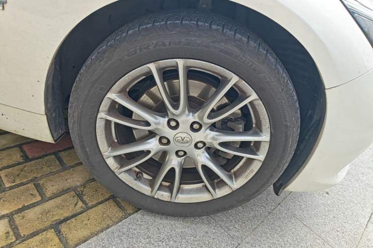Used Infiniti Q50L 2016 2.0T Ambition Edition Right Front Wheel Hub