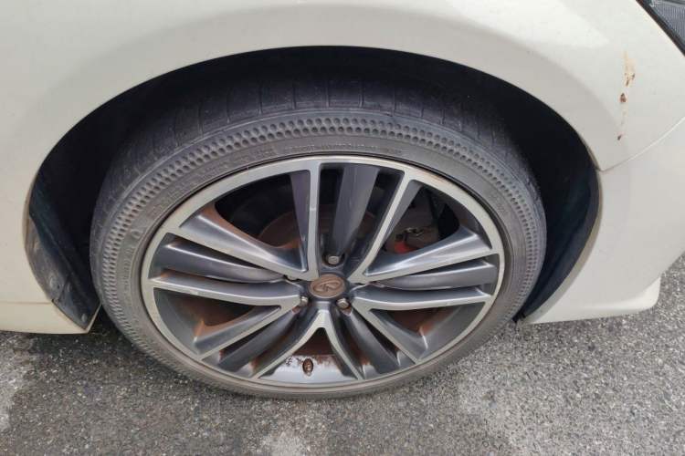 Used Infiniti Q50L 2016 2.0T Elite Sport Edition Right Front Wheel Hub