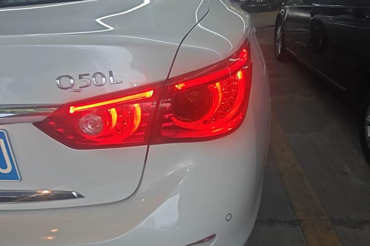 Used Infiniti Q50L 2016 2.0T Ambition Edition Right Rear Taillight