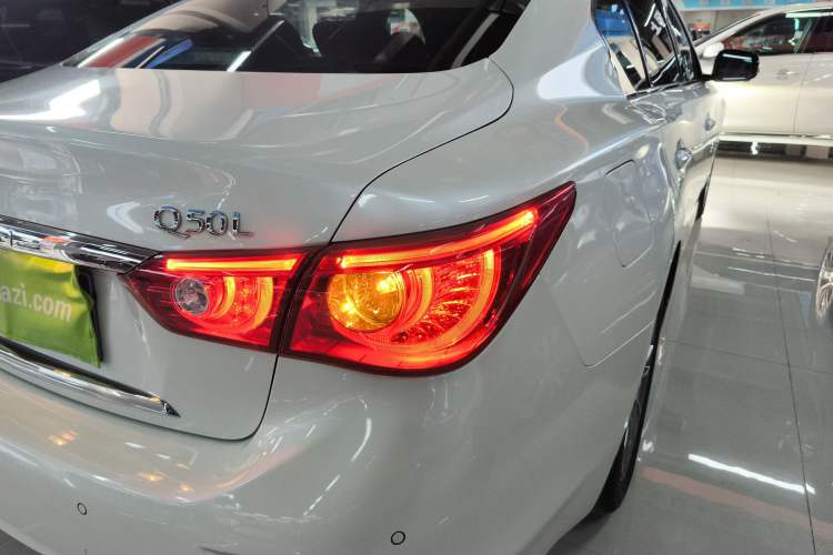 Used Infiniti Q50L 2016 2.0T Ambition Edition Right Rear Taillight