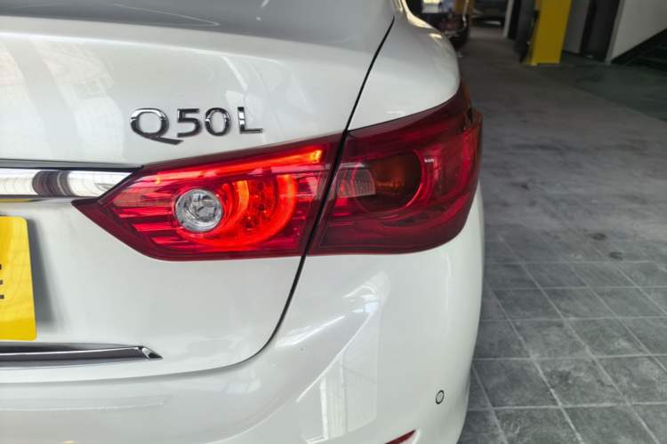 Used Infiniti Q50L 2016 2.0T Ambition Edition Right Rear Taillight