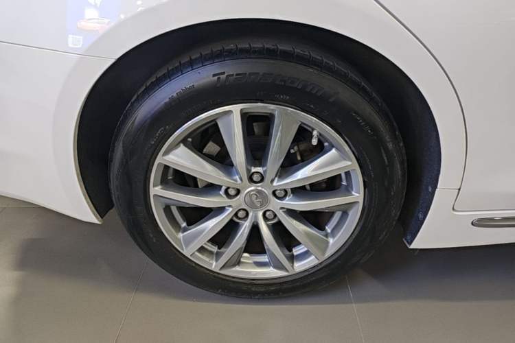 Used Infiniti Q50L 2016 2.0T Enjoyment Edition Right Rear Wheel Hub
