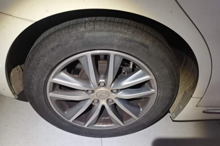 Used Infiniti Q50L 2016 2.0T Enjoyment Edition Right Rear Wheel Hub